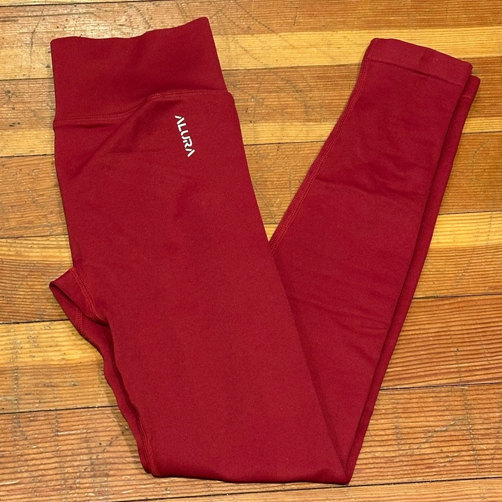 *Brand New* Red ALURA Leggings